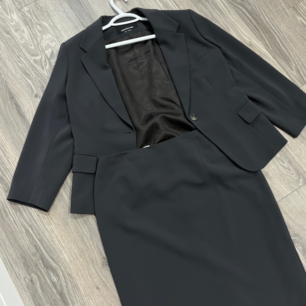 Jones New York Black Two-Piece Skirt Suit